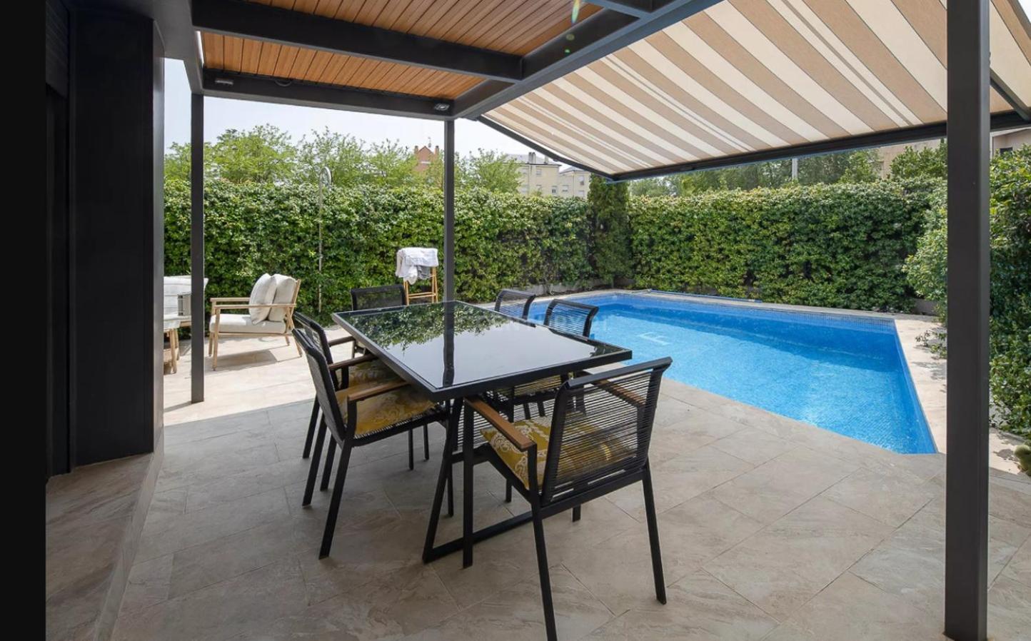 Space In The Villa With Poll Near Golf In Madrid Exterior foto